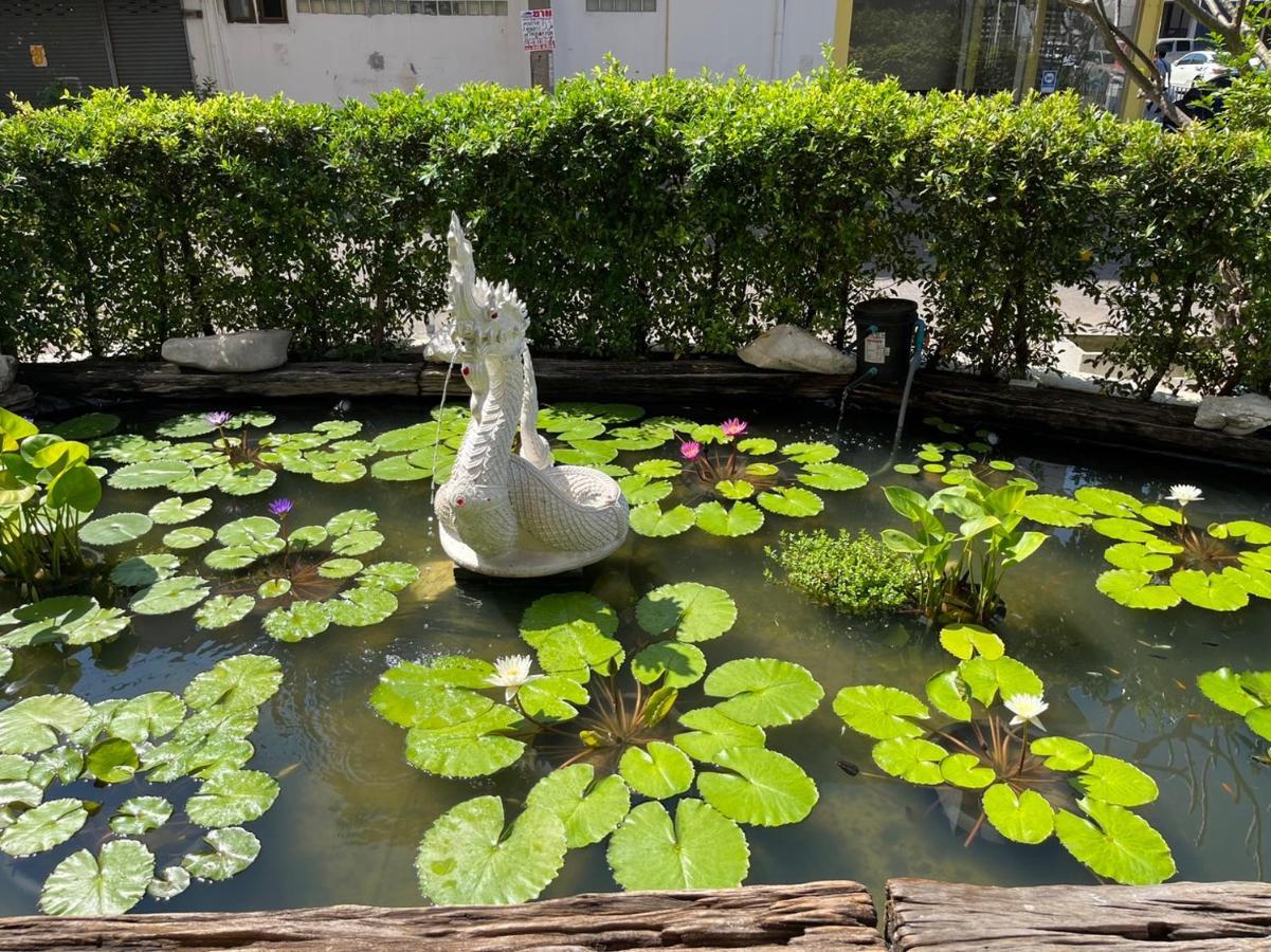 Town In Town Gardent Resort 曼谷 外观 照片