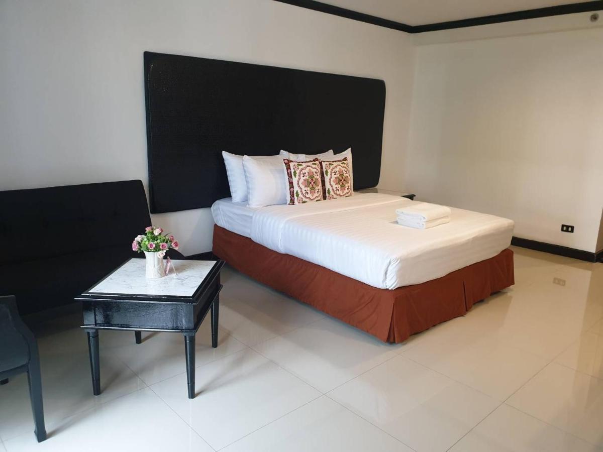 Town In Town Gardent Resort 曼谷 外观 照片