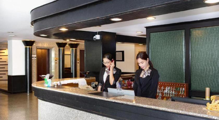 Town In Town Gardent Resort 曼谷 外观 照片