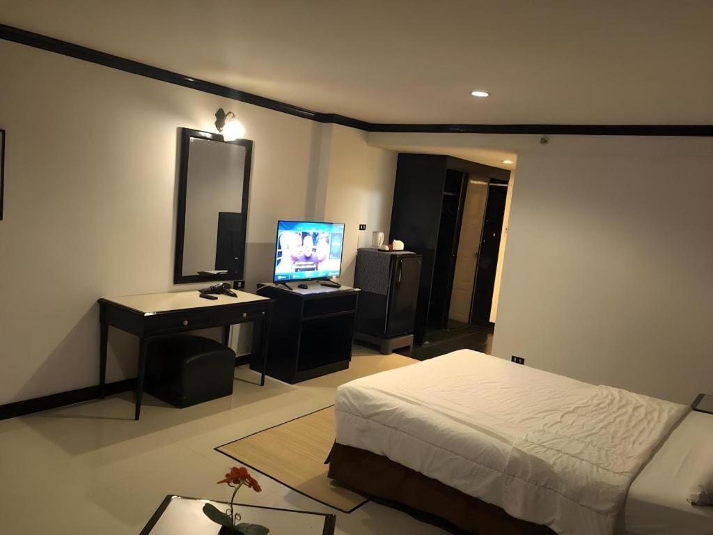 Town In Town Gardent Resort 曼谷 外观 照片