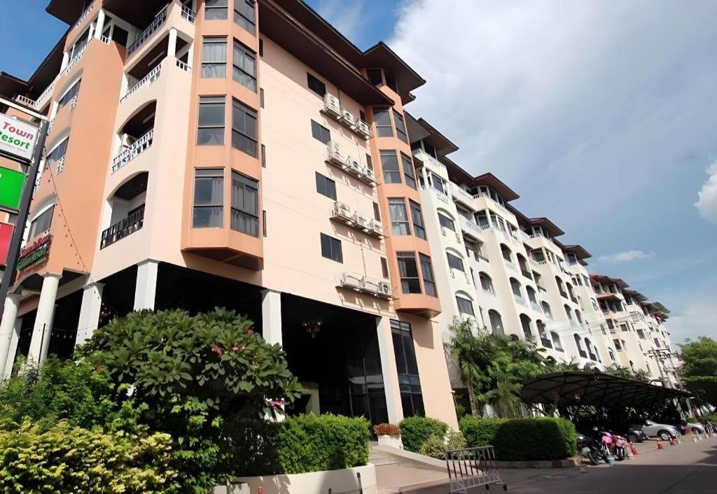 Town In Town Gardent Resort 曼谷 外观 照片