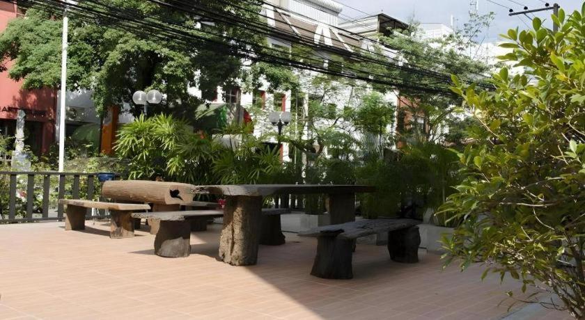 Town In Town Gardent Resort 曼谷 外观 照片