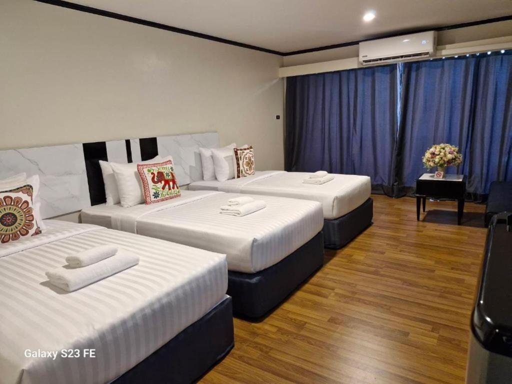 Town In Town Gardent Resort 曼谷 外观 照片