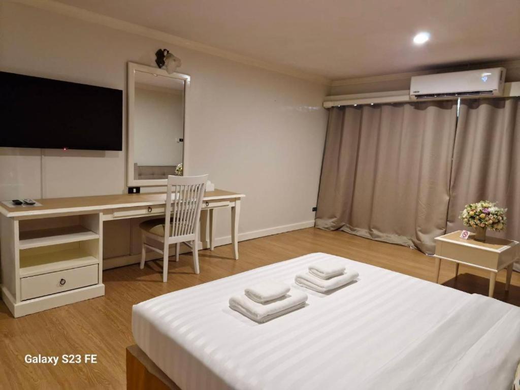 Town In Town Gardent Resort 曼谷 外观 照片