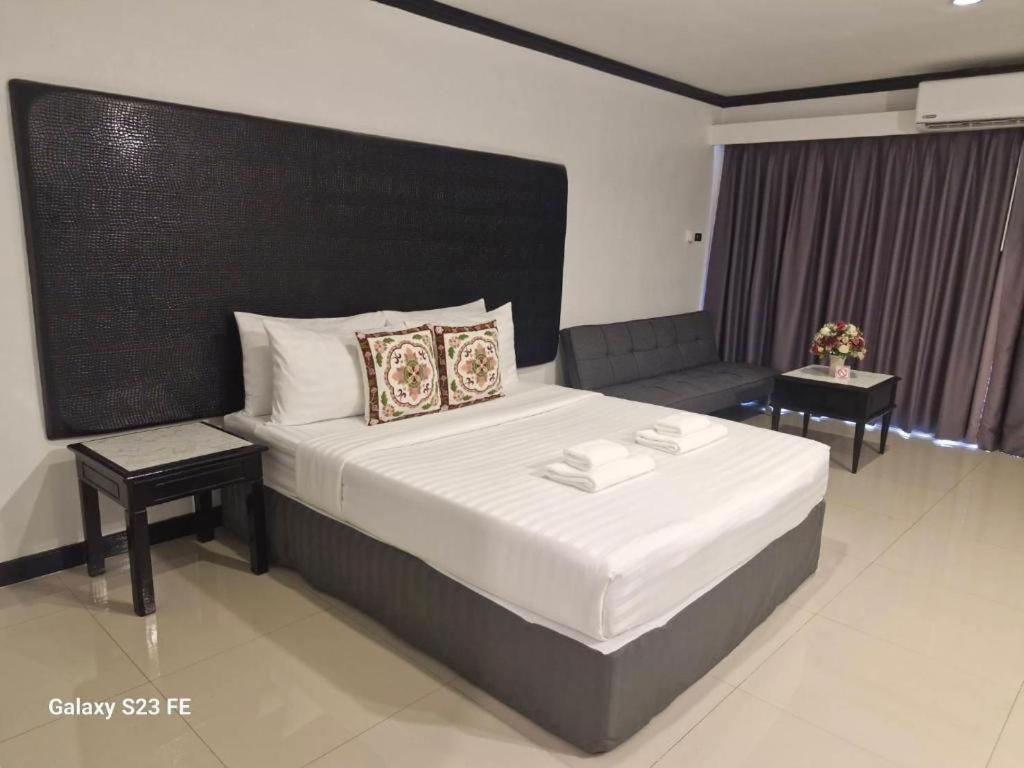 Town In Town Gardent Resort 曼谷 外观 照片