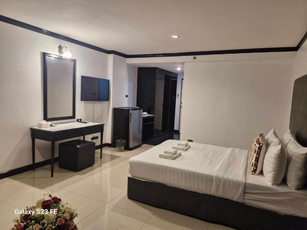 Town In Town Gardent Resort 曼谷 外观 照片
