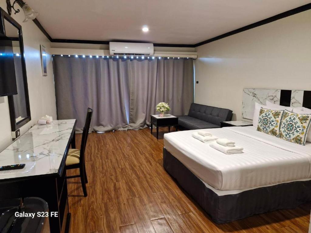 Town In Town Gardent Resort 曼谷 外观 照片
