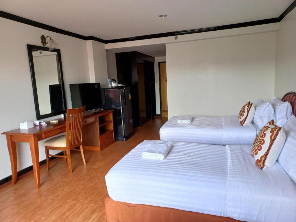 Town In Town Gardent Resort 曼谷 外观 照片