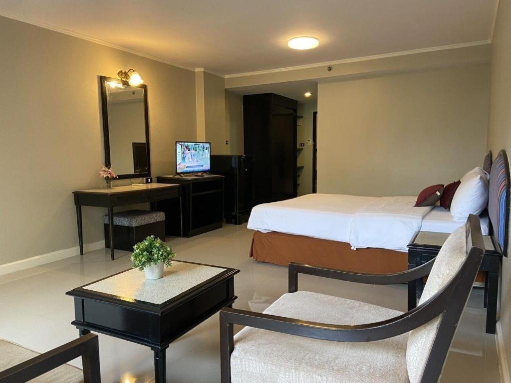 Town In Town Gardent Resort 曼谷 外观 照片