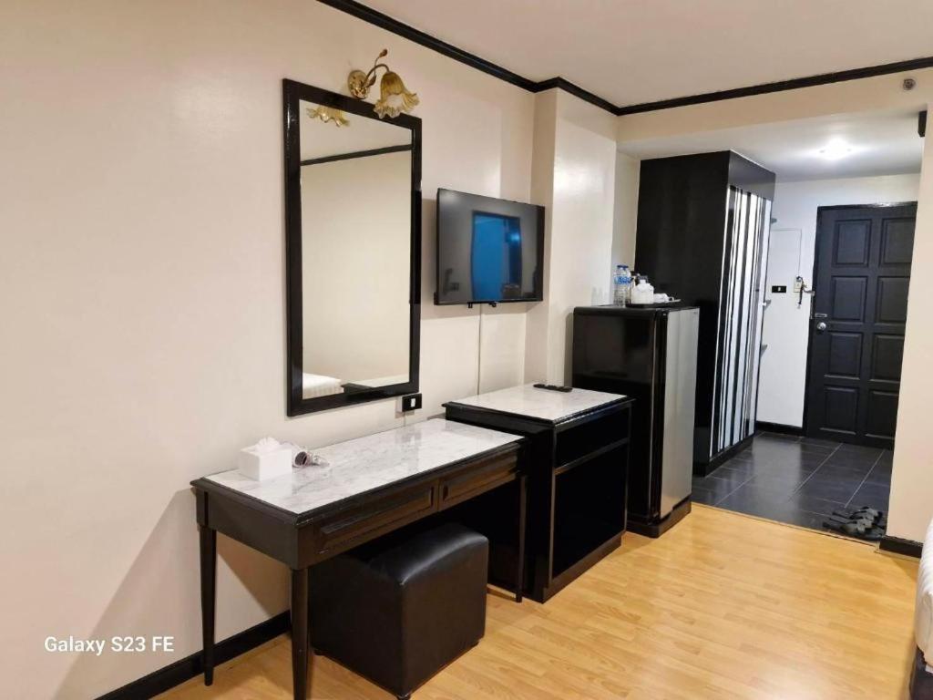 Town In Town Gardent Resort 曼谷 外观 照片